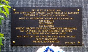 Color photo of the Vel d’Hiv Round-up Memorial Plaque
