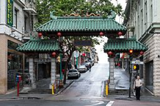 This picture shows the Dragon Gate entrance to Chinatown in San Francisco.