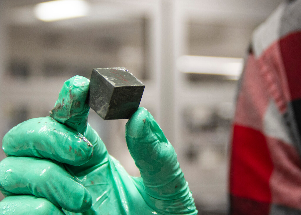 The perfect paleomagnetic cube sample Lee Stevens IODP Photo 382_090